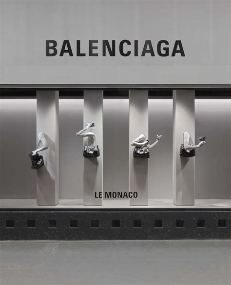 je suis allé chez louis vuitton balenciaga|Balenciaga Official Online Boutique US.